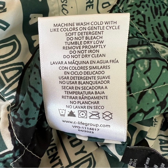 Jurassic Park NWT Kids Reversible Jacket Size 6 Color Green & White - Picture 16 of 16